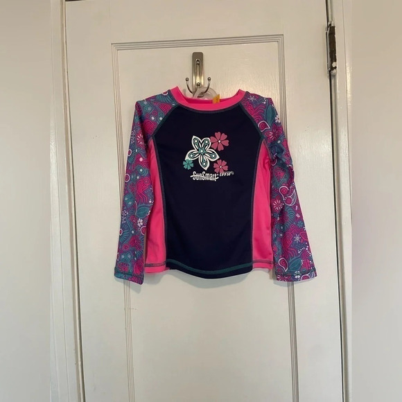 Girls Rash guard​ - Picture 1 of 5